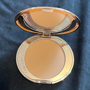 Charlotte Tilbury Airbrush Flawless Finish Powder - Shade 3